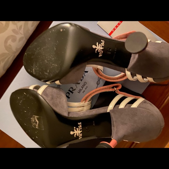 Prada Peep-toe leather heels shoes 3.75” heel - Picture 5 of 5